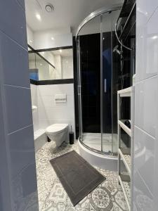 A bathroom at Adventure Base A&B