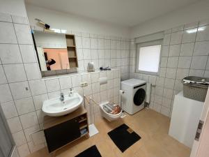 Ένα μπάνιο στο Apartment 3 ABG69 - ideal für Familien und Geschäftsreisende