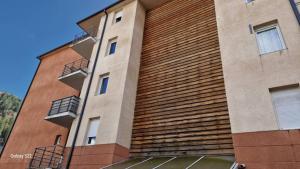 Budova, v ktorej sa apartmán nachádza