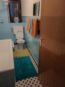 Ένα μπάνιο στο Sany's Apartments