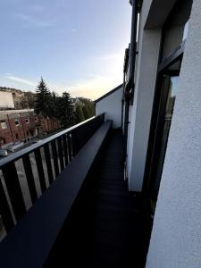 Un balcon sau o terasă la Brand-new Central Loft