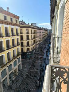 サラゴサにあるEl Mirador de Alfonso I by Alogestのバルコニーから市街の景色を望めます。