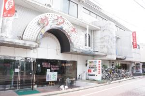 Budova, kde se kapslový hotel nachází