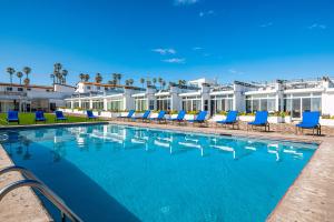 La alberca dentro o cerca de Jr Suite 1 - Playa Arcangel