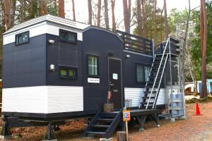 Das Gebäude in dem sich der Campingplatz befindet