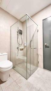 O baie la Cozy Aera Residence / FREE Wi-fi Netflix / Sunway