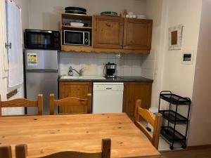 Nhà bếp/bếp nhỏ tại Residence le Grand Panorama - with garden & view