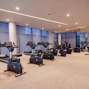 Das Fitnesscenter und/oder die Fitnesseinrichtungen in der Unterkunft 2BR Seaview Suite at Mandani Bay