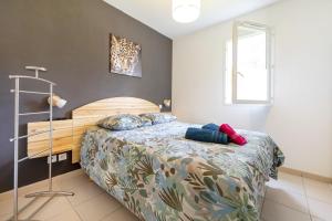Postel nebo postele na pokoji v ubytování Cosy Pavillon 2chambres proche mer