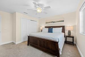 Postel nebo postele na pokoji v ubytování Coral on the Canal + 32 fotografií