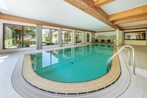 The swimming pool at or close to Rasmushof - Hotel Kitzbühel
