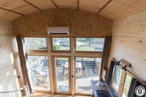Rõdu või terrass majutusasutuses Gîte cabane insolite Pyrénées