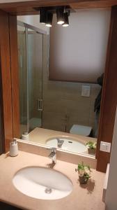 A bathroom at CASA CRISTINA Monopoli