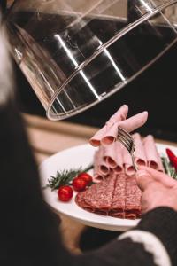 Jídlo v hostelu nebo okolí