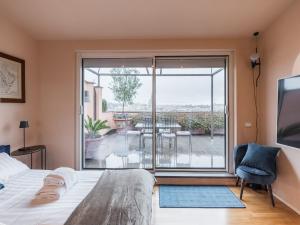 Televízia a/alebo spoločenská miestnosť v ubytovaní The Best Rent - Spacious apartment with terraces with panoramic view of Rome