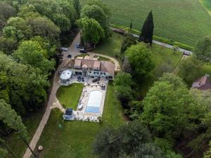 an overhead view of a large house with a yard at Le Clos du Renard in Sermaise