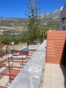 Uma vista geral da montanha ou uma vista da montanha a partir do bed and breakfast
