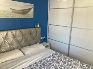 Posteľ alebo postele v izbe v ubytovaní Apartamento Jumilla Vista Mar 35
