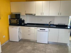 Kuchyňa alebo kuchynka v ubytovaní Apartamento Jumilla Vista Mar 35