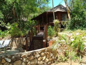 Un jardín fuera de Paradise River Lodge