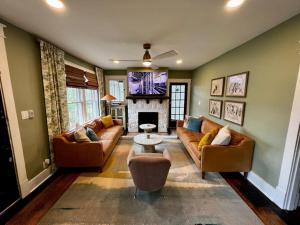 Et opholdsområde på Nashville Fatherland Cottage