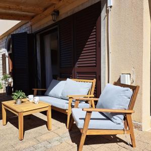 Patio nebo venkovní prostory v ubytování Studio apartment with sea view