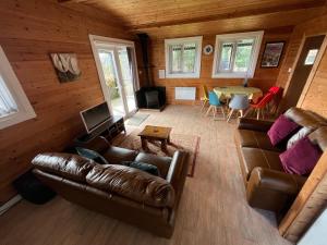 Ruang duduk di Wye View Lodge, Hay View Lodges +10 gambar