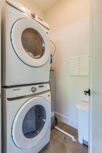 Φωτογραφία από το άλμπουμ του Studio with 2 Queen Beds 7 mins to DT στο Νάσβιλ