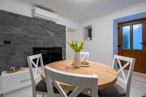 Gallery image of Studio Apartman Tonka in Ston +13 photos