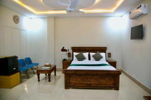 Televisyen dan/atau pusat hiburan di SWAT HOTEL
