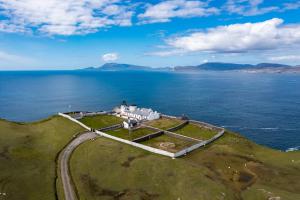 Clare Island Lighthouse iz ptičje perspektive