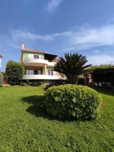 Zahrada ubytování Villa in Skafidia overlooking the Ionian Sea