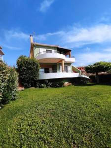Zahrada ubytování Villa in Skafidia overlooking the Ionian Sea