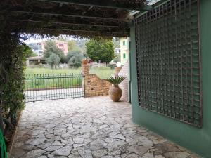 Zahrada ubytování Villa in Skafidia overlooking the Ionian Sea