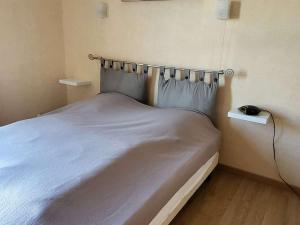 Posteľ alebo postele v izbe v ubytovaní Appartement 50m² avec Balcon, Parking Privé et Wifi à Deux Pas de la Plage - FR-1-674-36
