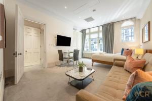 Predel za sedenje v nastanitvi Royal Studio Apartment in Mayfair