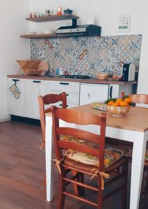 Dimora d'Estate (Sicilian Holidays)的厨房或小厨房
