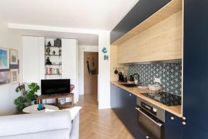 Galeriebild der Unterkunft Warm apartment for 4p in the 15th - Balcony in Paris