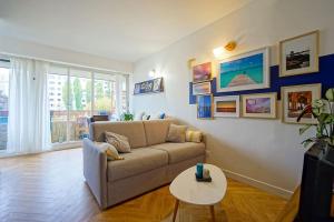 Galeriebild der Unterkunft Warm apartment for 4p in the 15th - Balcony in Paris