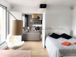 Virtuvė arba virtuvėlė apgyvendinimo įstaigoje Appartement de 4 chambres avec vue sur la ville terrasse amenagee et wifi a Paris