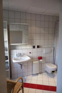 ห้องน้ำของ Ruhige FeWo im Nussbaumhof - Komfort & historisches Ambiente