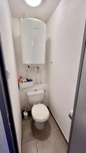 Koupelna v ubytování Studio en bord de mer + 11 fotografií