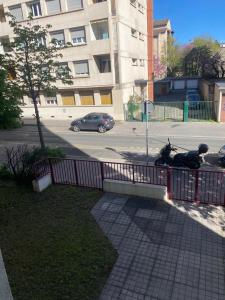Fotografia z galérie ubytovania Super T2 Avec piscine Lyon 3ème v destinácii Lyon