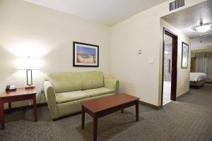 Posezení v ubytování Holiday Inn Express & Suites Cocoa by IHG