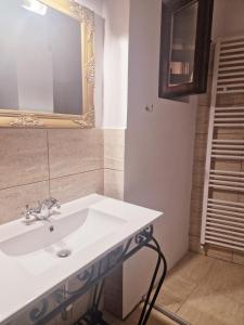 Ένα μπάνιο στο Casa Croitorului