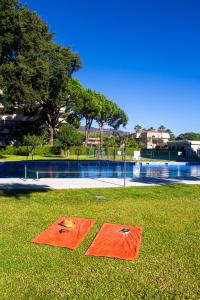Bazén v ubytování Enjoy2Rent BahíaBlanca Apartamento en Marbella nebo v jeho okolí