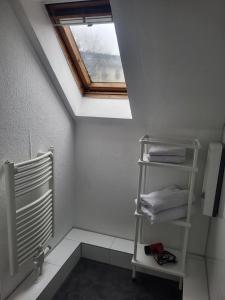 Fotografie z fotogalerie ubytování A&V Apartments Gemütliche Rheinblick Wohnung Apt Daisy v destinaci Duisburg