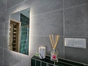 Ένα μπάνιο στο Lunar Luxury Appartment Boulevard View High Street