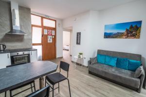 A kitchen or kitchenette at Paquesito Home