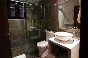 Kylpyhuone majoituspaikassa Arber Hotel